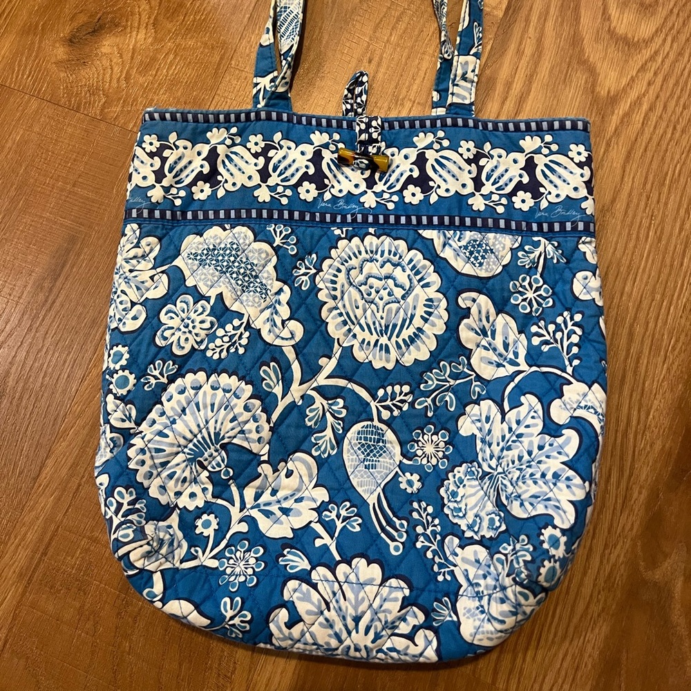 Vera Bradley blue lagoon Floral Blue and White Tote Bag
